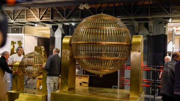 Cuenta atrás en Madrid para el Sorteo de Navidad entre colas y mucha expectación