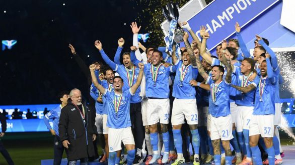El Nápoles de Neres vence al Bolonia y gana la Supercopa