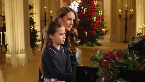 La princesa de Gales aparece junto a su hija en el tradicional concierto de villancicos