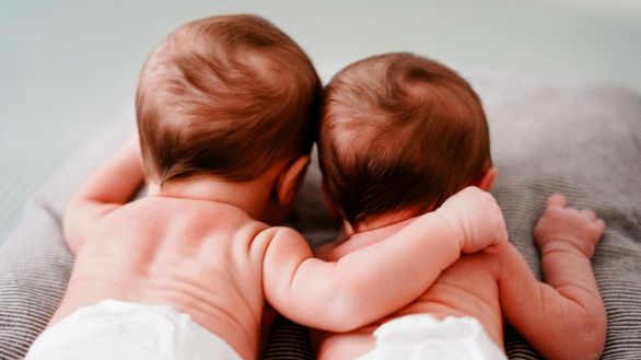 Un estudio con gemelos revela que la genética está detrás de hasta el 55% de la longevidad