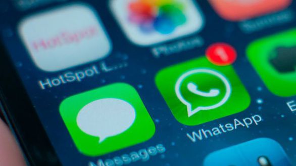 Bruselas amenaza a Meta con medidas si impide la competencia en la IA de WhatsApp