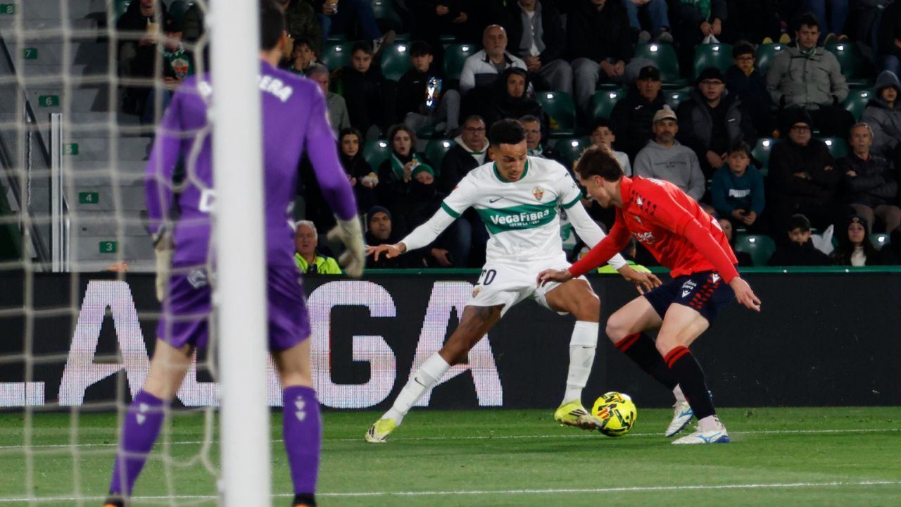 LaLiga. El Elche se estrella en el muro de Osasuna