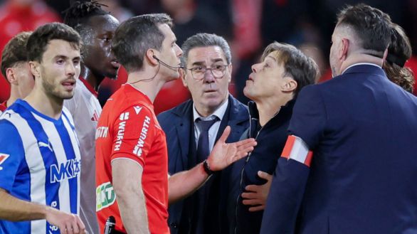 Los árbitros se ceban con Almeyda: la mayor sanción a un entrenador en 10 años
