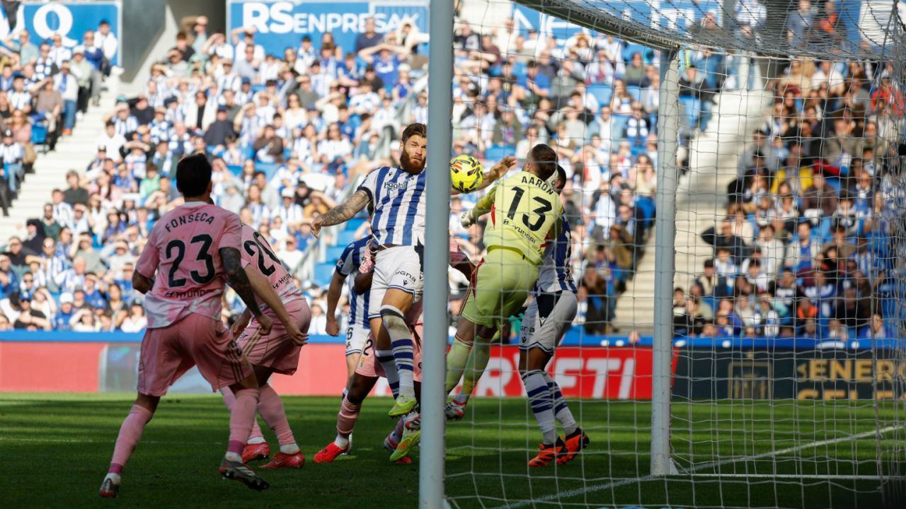 LaLiga. Real Sociedad y Oviedo protagonizan un festival de goles