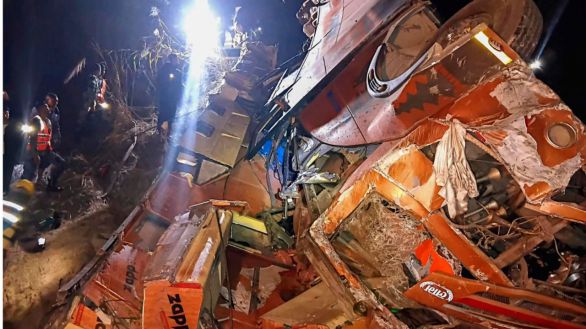 Al menos 19 muertos en un accidente de autobús con turistas extranjeros en Nepal