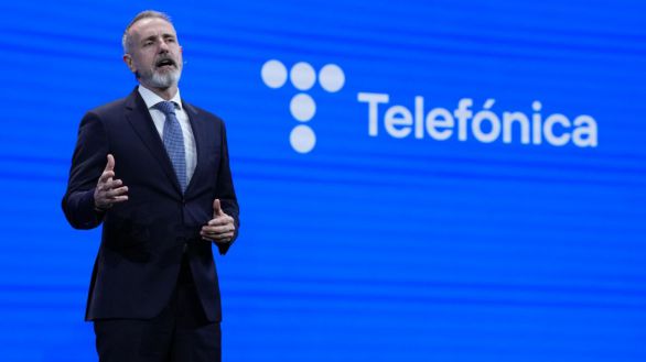 Telefónica pierde 4.318 millones en 2025 por salida de Hispanoamérica y los ERE en España