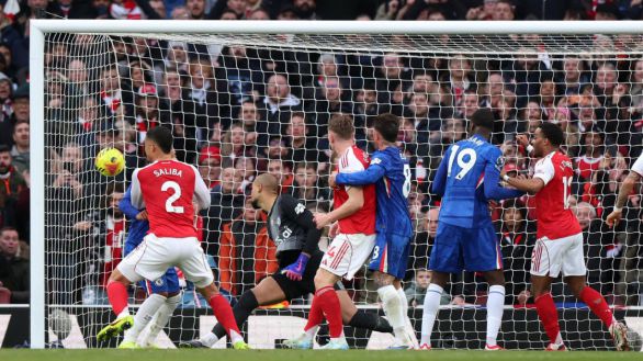 Premier. El Arsenal triunfa ante el Chelsea en el derbi londinense y consolida el liderato