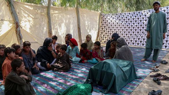 Se elevan a 66.000 los desplazados en Afganistán por el conflicto con Pakistán