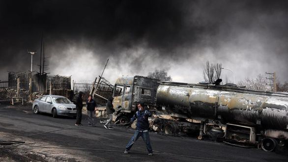 Escenas apocalípticas en Teherán tras el bombardeo a refinerías de petróleo