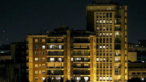 El precio medio de la luz sube a 136,86 euros/MWh, su nivel más alto en un año