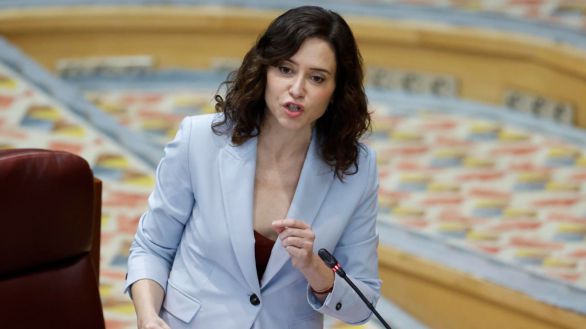 Ayuso acusa a Sánchez de pretender "reventar los servicios públicos con nacionalizaciones masivas"