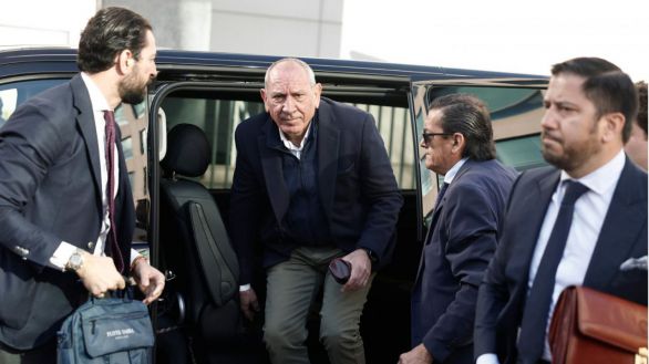 El exDAO comparece ante el juez: niega la agresión y llama a la víctima 