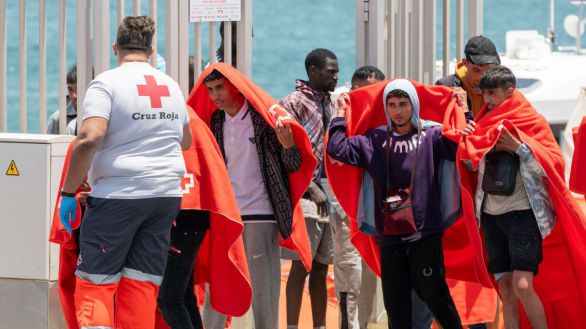 El Congreso exige detener la regularización masiva de Sánchez con los votos del PP, Vox y Junts