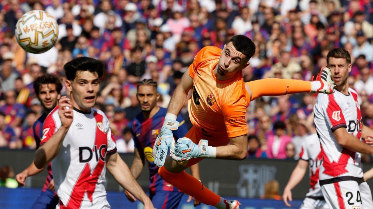 LaLiga. Joan García evita que el Barcelona sufra una debacle ante el Rayo