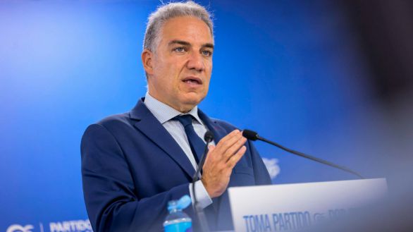 Bendodo sonroja a María Jesús Montero: 