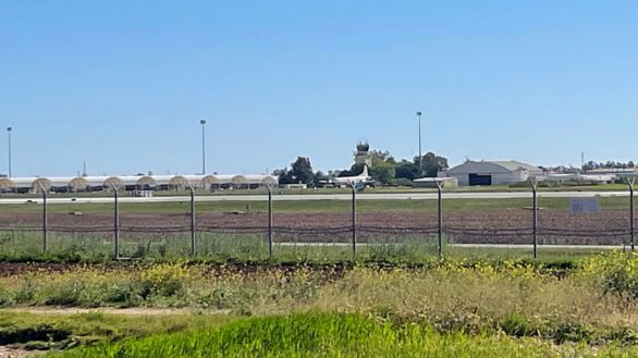 Sánchez usa la base de Rota para aterrizar de camino al Palacio de las Marismillas, donde pasará sus vacaciones