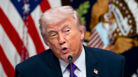 Trump dice que EEUU está negociando con Irán y espera llegar a un acuerdo este lunes