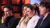Javi presenta su plato en la prueba de eliminación frente a los jueces de 'MasterChef'.