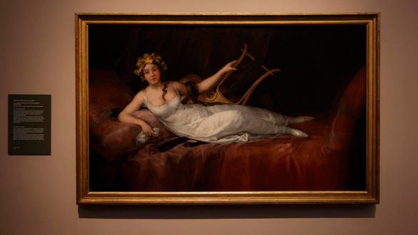 La intriga de La marquesa de Santa Cruz vuelve al Prado junto a una de sus copias