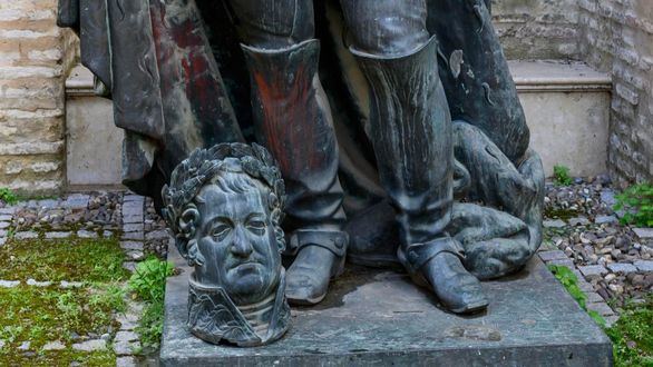 Un árbol decapita la llamada 