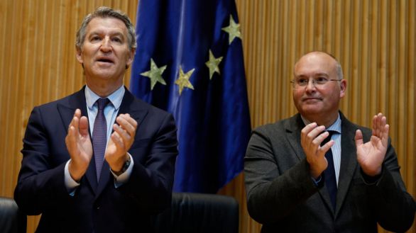 Feijóo critica la regularización masiva: 