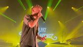 Dani Fernández se rompe un ligamento del hombro tras una caída en su concierto en Valencia