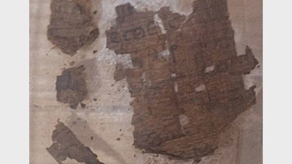 Arqueólogos españoles identifican un papiro de la Ilíada en una tumba egipcia
