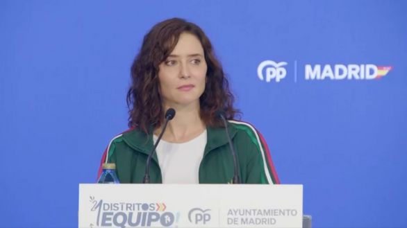 Ayuso acusa a Sánchez de utilizar la regularización masiva para "reventar las elecciones"