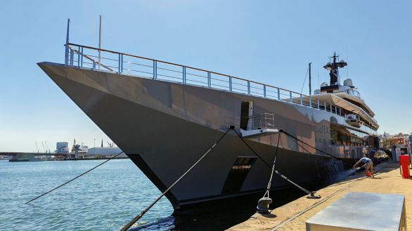 El megayate de Steven Spielberg atraca en el Puerto de Tarragona