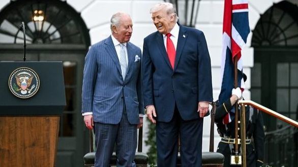 La Casa Blanca publica una imagen de Donald Trump y Carlos III con el mensaje 
