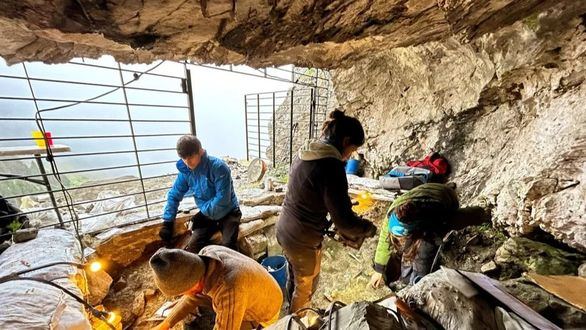 Documentan en Gerona una cueva prehistórica a 2.235 metros de altitud