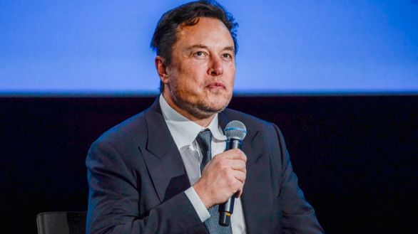 La expareja de Elon Musk testifica que el magnate ofreció donarle esperma