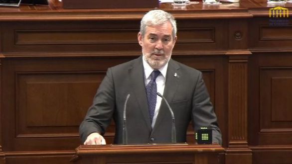 Clavijo acusa al Gobierno de "mentir" e insiste en que había contagiados a bordo del crucero