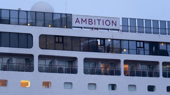 El crucero afectado por un brote de norovirus llega a Bilbao