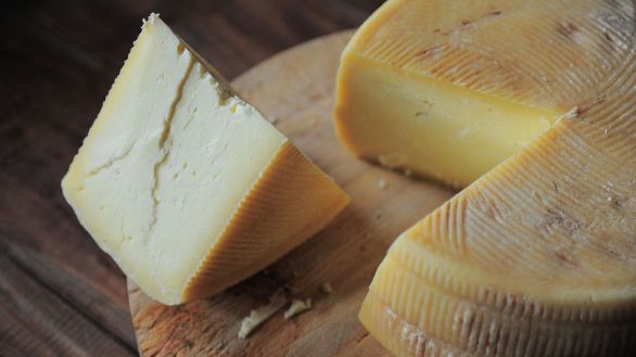 Alerta por la presencia de listeria en varios quesos de vaca