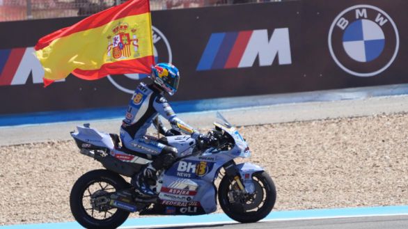 GP Cataluña. Álex Márquez y Acosta triunfan en un doblete español