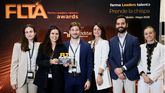 Foto de familia con trabajadores de la biofarmacéutica Sanofi. Entre ellos, la responsable de captación de talento, Tania Martínez (3d)