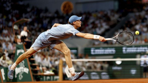 Roland Garros. Sinner firma un debut arrollador en la noche de París