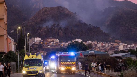 El fuego quema 177 hectáreas del parque regional de El Valle (Murcia)