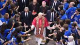 Casi 40.000 personas asisten a la vigilia de oración de León XIV en Barcelona