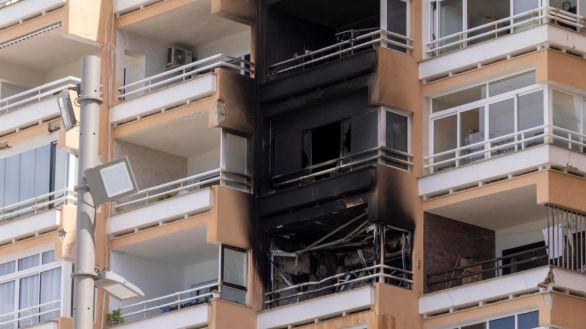 Dos fallecidos y 24 heridos en un incendio en un bloque de viviendas en Magaluf