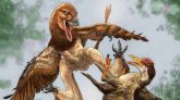 En esta ilustración, el hasta ahora desconocido dinosaurio microraptor Jian changmaensis (izquierda) ataca al ave primitiva Gansusyumenensis (derecha), en la actual cuenca de Changma, en el noroeste de China, hace aproximadamente 120 millones de años