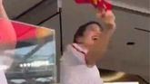 Rosalía, Bardem y Penélope Cruz bailan Despechá durante el partido de España contra Austria