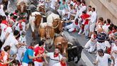 El quinto encierro de los Sanfermines, peligrosísimo con los de Escolar
