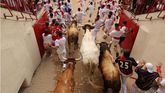 Tenso y emocionante sexto encierro con toros de La Palmosilla que dejan un herido por asta