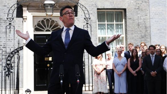 Andy Burnham, nuevo primer ministro del Reino Unido, el séptimo en una década