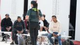 Veinte magrebíes llegan a Gran Tarajal (Fuerteventura) en un 'pesquero patera'