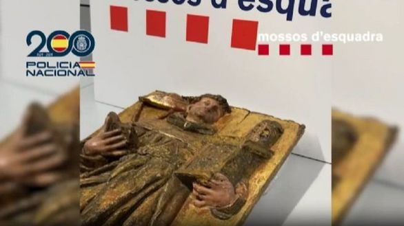 Recuperado un relieve de madera robado en un monasterio de Navarra
