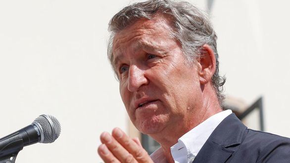 Feijóo denuncia el ataque "sin precedentes" del Gobierno a la Corona y a la Constitución
