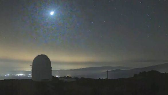 Una bola de fuego sobrevuela el mar de Alborán a 77.000 kilómetros por hora